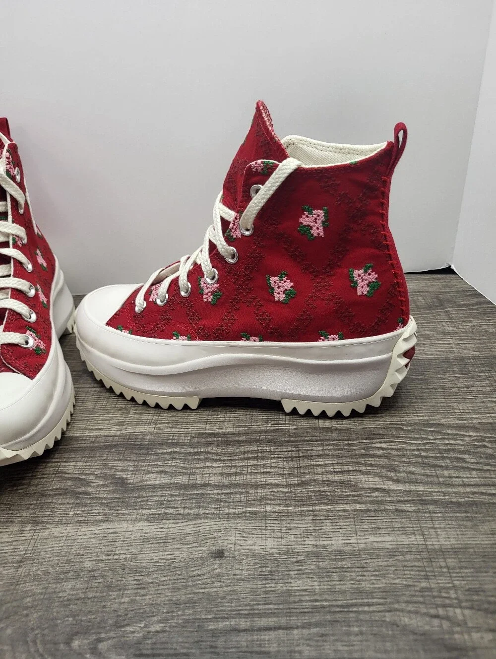 CONVERSE Run Star Hike Hi Platform Rose Cross Stitch Women Sz 7.5 Shoes Sneaker - Picture 2 of 8